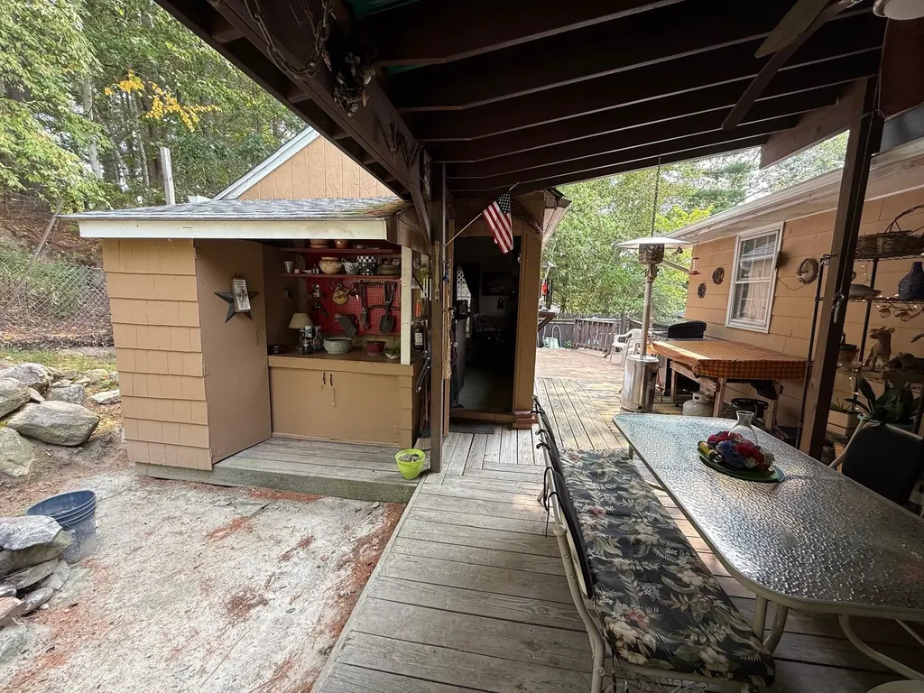 446 Mammoth Road Pelham NH 03076