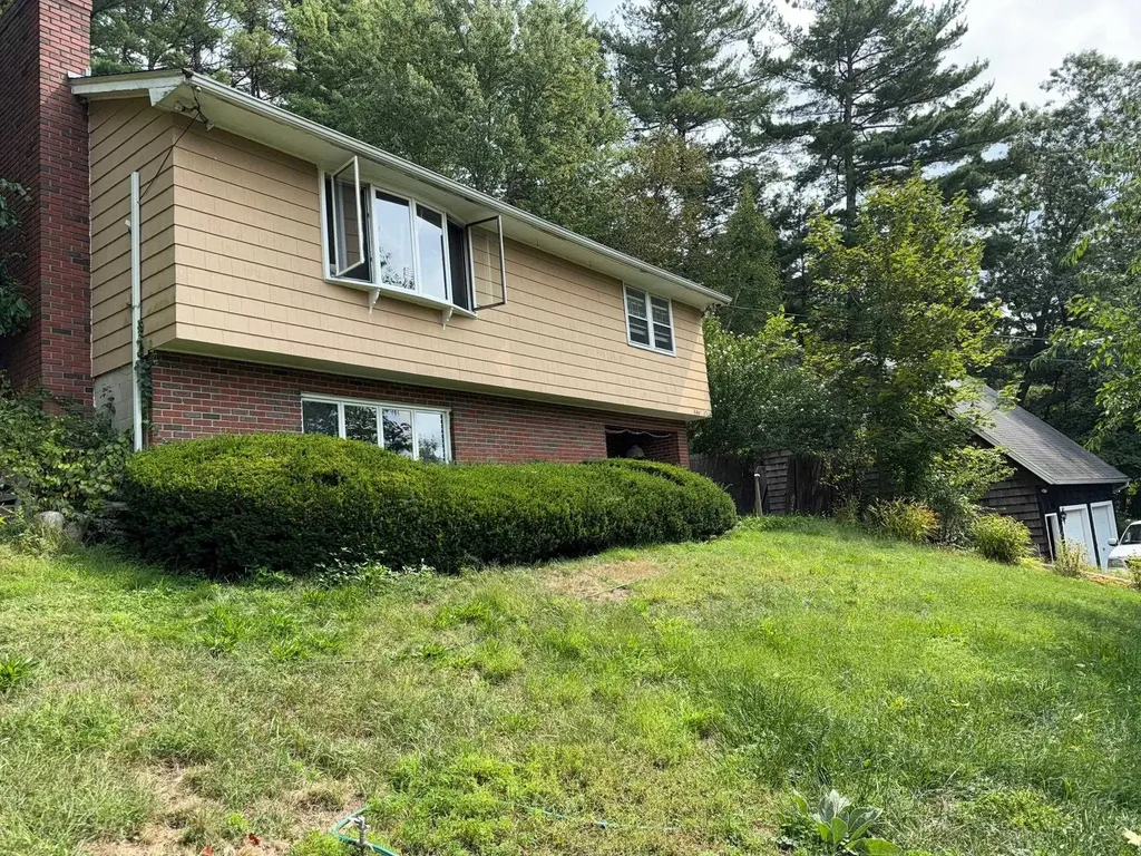 446 Mammoth Road Pelham NH 03076