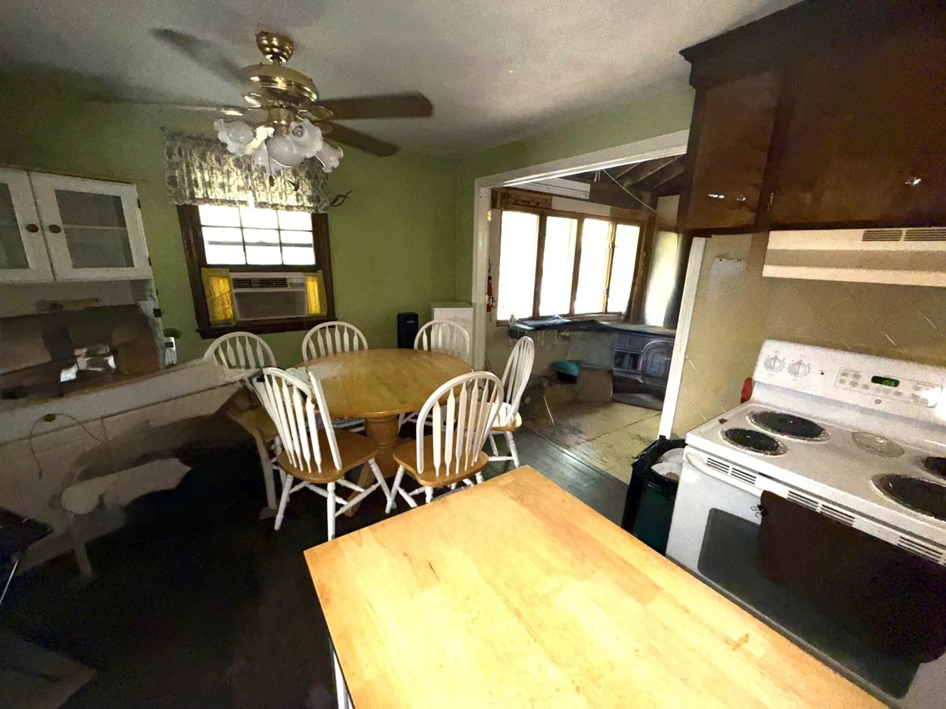 446 Mammoth Road Pelham NH 03076