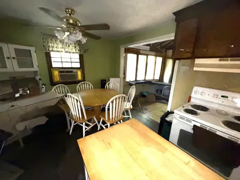 446 Mammoth Road Pelham NH 03076