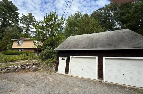 446 Mammoth Road Pelham NH 03076