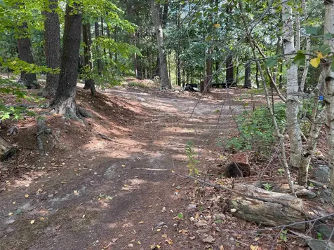 446 Mammoth Road Pelham NH 03076