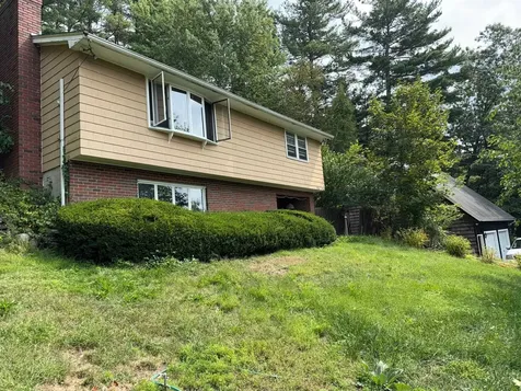 446 Mammoth Road Pelham NH 03076