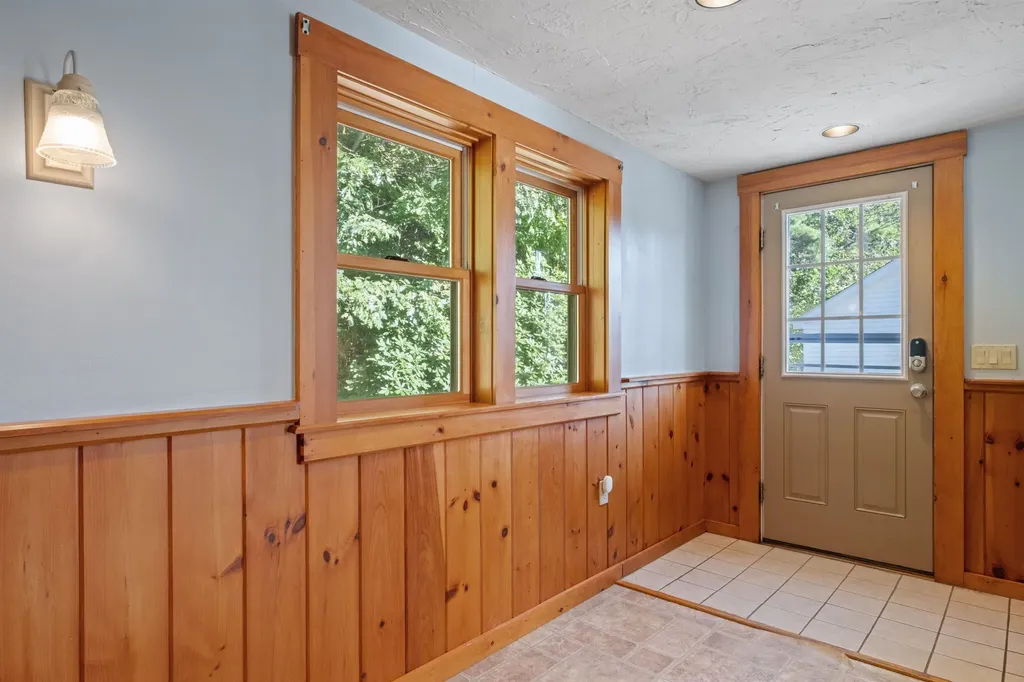 894 Cherry Valley Road Gilford NH 03249