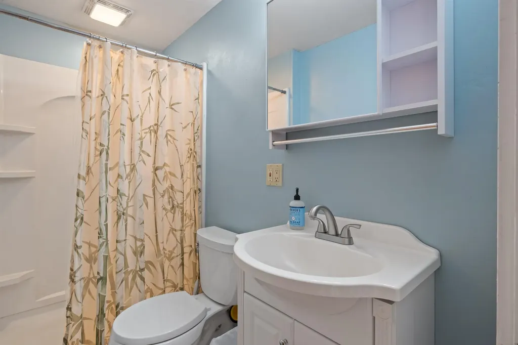 894 Cherry Valley Road Gilford NH 03249