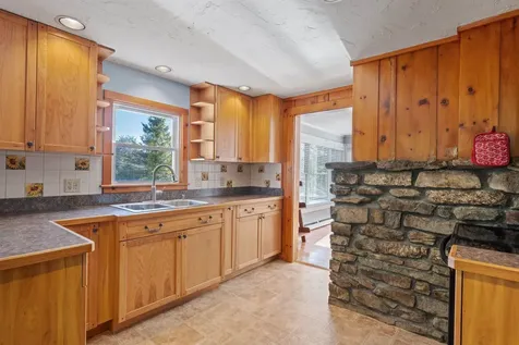 894 Cherry Valley Road Gilford NH 03249