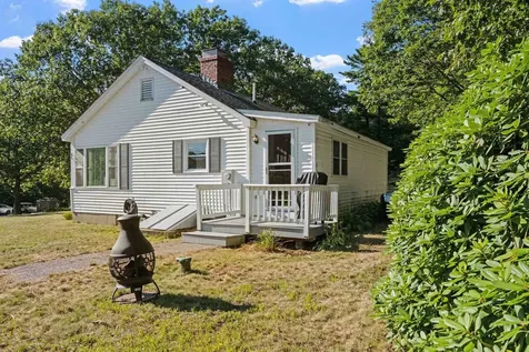 894 Cherry Valley Road Gilford NH 03249