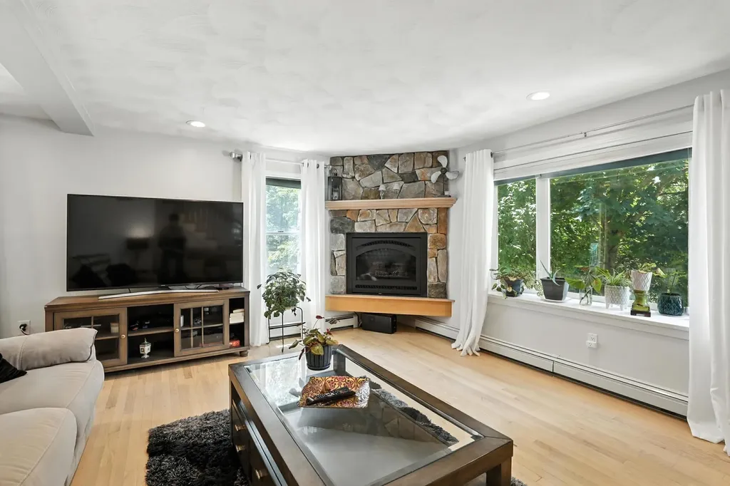 26 Juniper Drive Belmont NH 03220