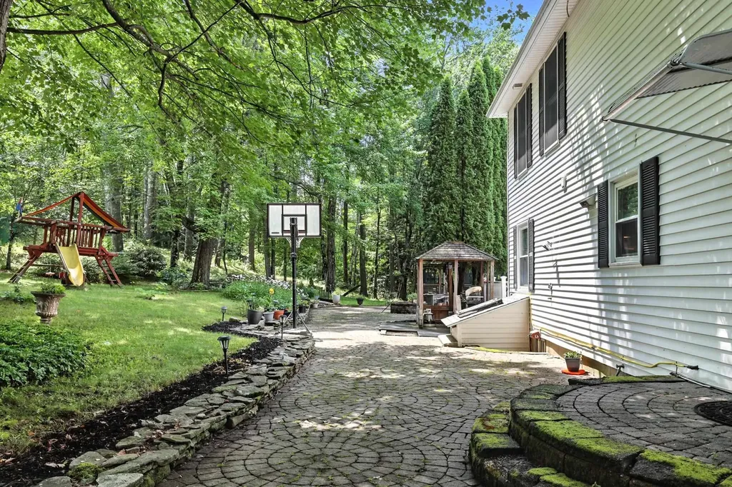 26 Juniper Drive Belmont NH 03220