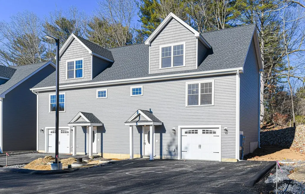 5 Delphi Way Londonderry NH 03053