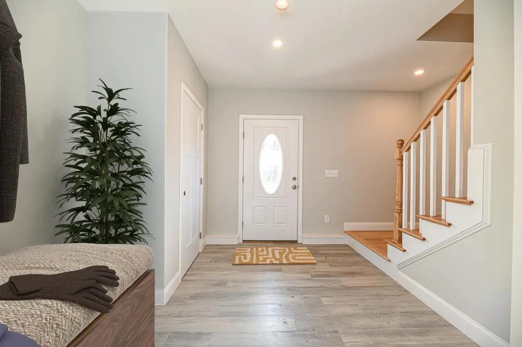 5 Delphi Way Londonderry NH 03053