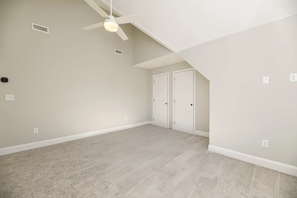 5 Delphi Way Londonderry NH 03053