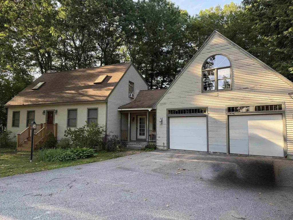 35 Peterson Circle Concord NH 03303