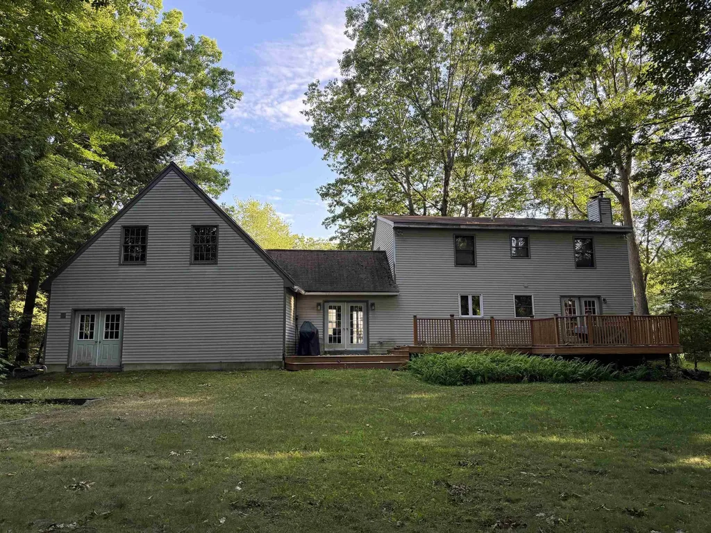 35 Peterson Circle Concord NH 03303