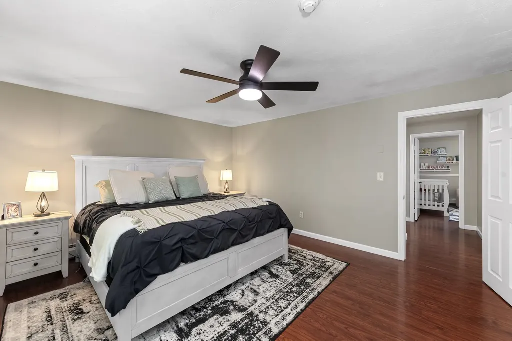 44 Pilgrim Drive Litchfield NH 03052