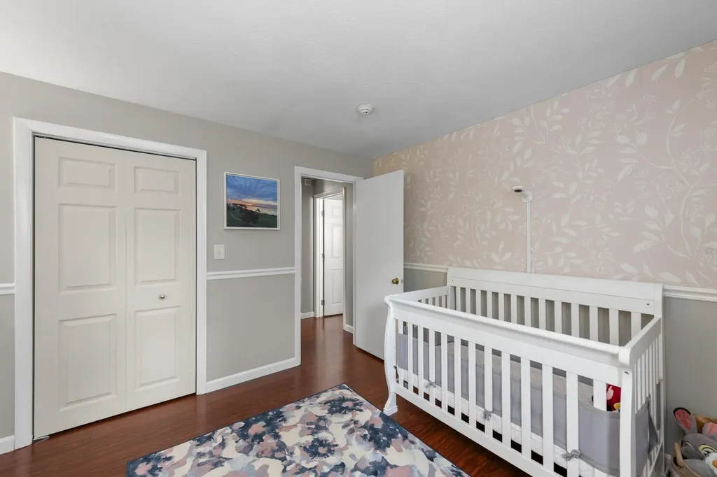 44 Pilgrim Drive Litchfield NH 03052