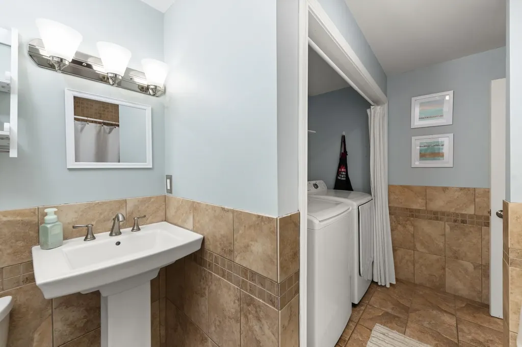 44 Pilgrim Drive Litchfield NH 03052