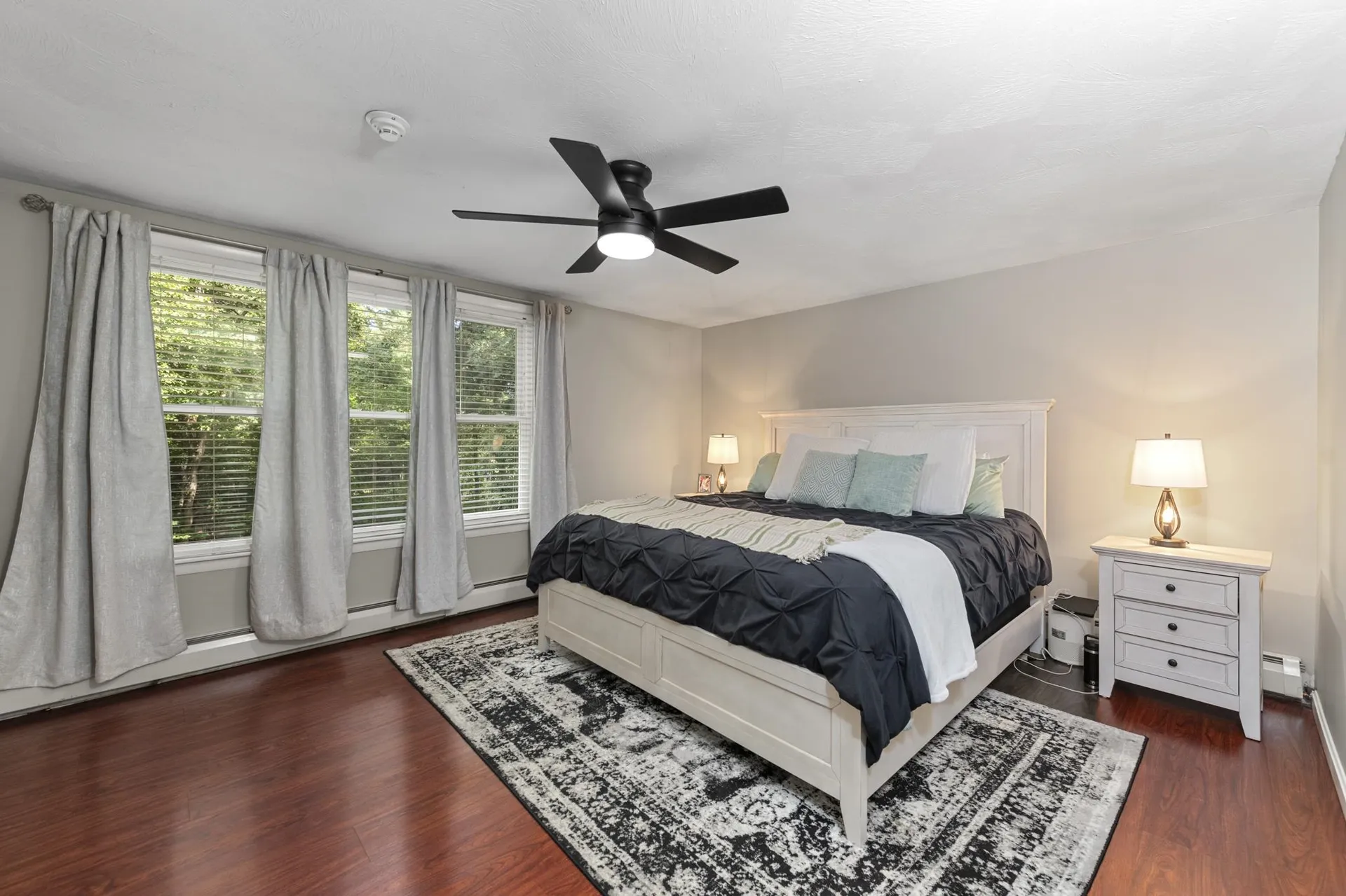 44 Pilgrim Drive Litchfield NH 03052