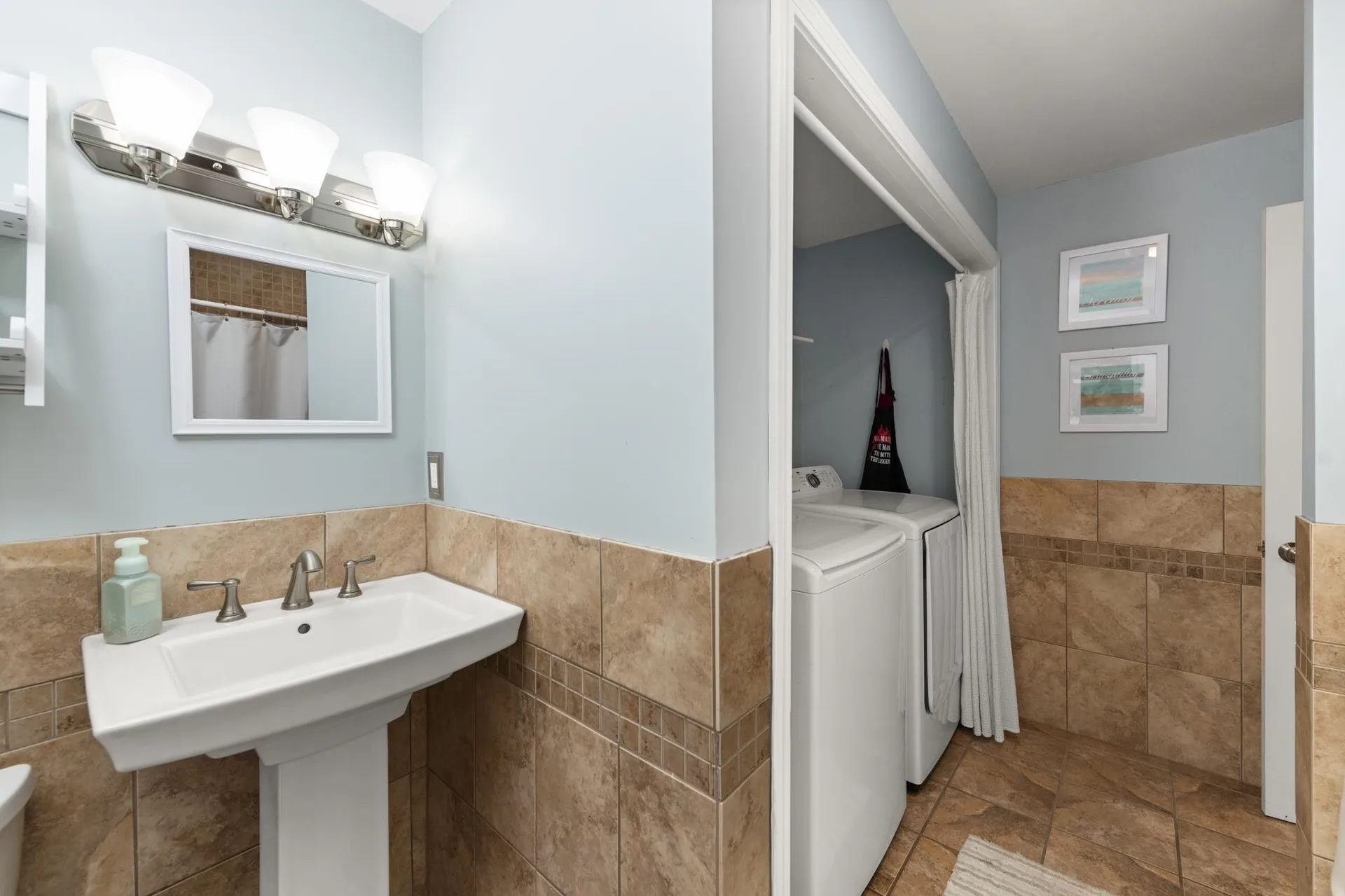 44 Pilgrim Drive Litchfield NH 03052