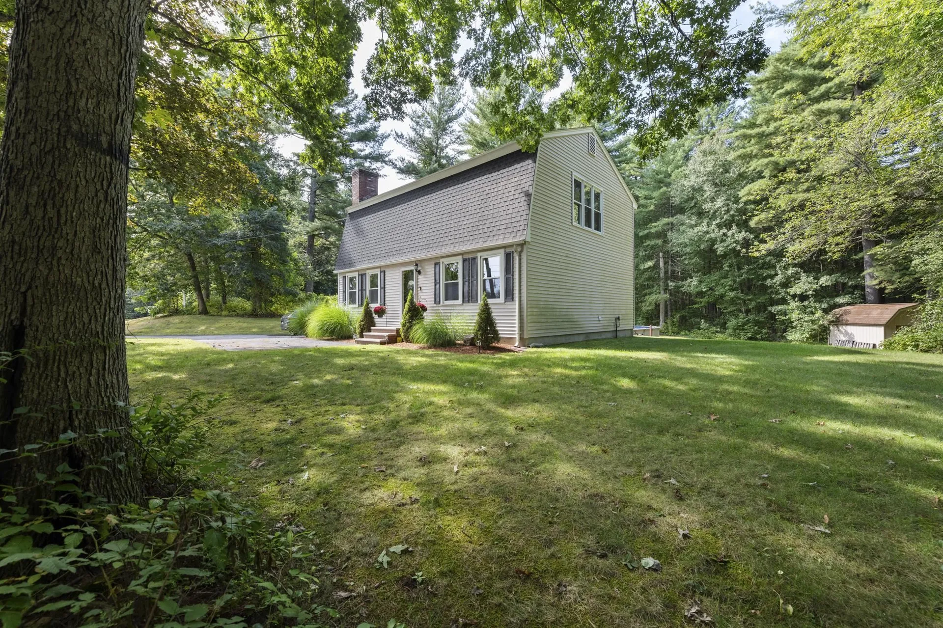 44 Pilgrim Drive Litchfield NH 03052