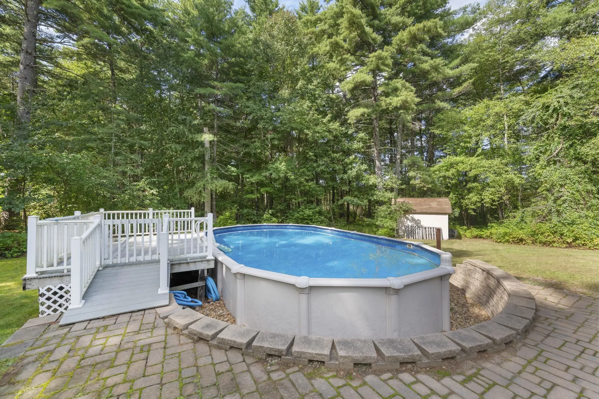 44 Pilgrim Drive Litchfield NH 03052