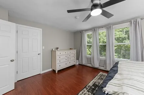 44 Pilgrim Drive Litchfield NH 03052