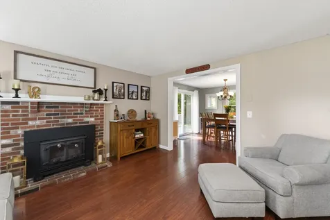 44 Pilgrim Drive Litchfield NH 03052
