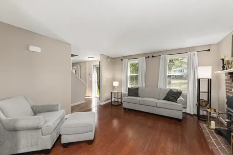 44 Pilgrim Drive Litchfield NH 03052