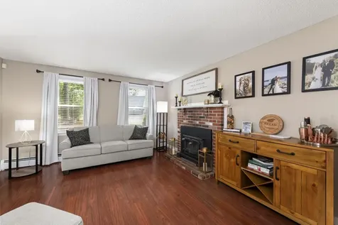 44 Pilgrim Drive Litchfield NH 03052