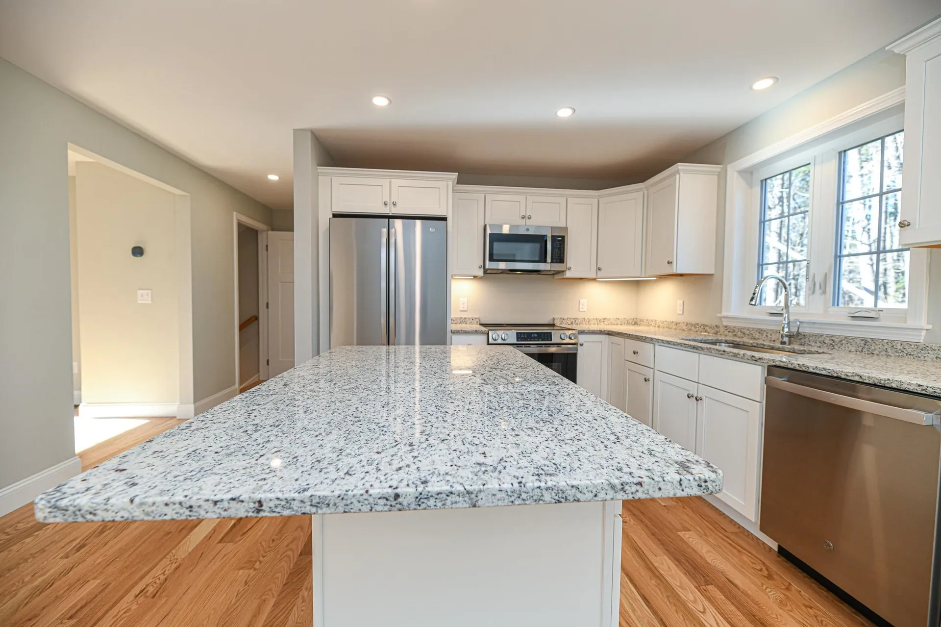 7 Delphi Way Londonderry NH 03053