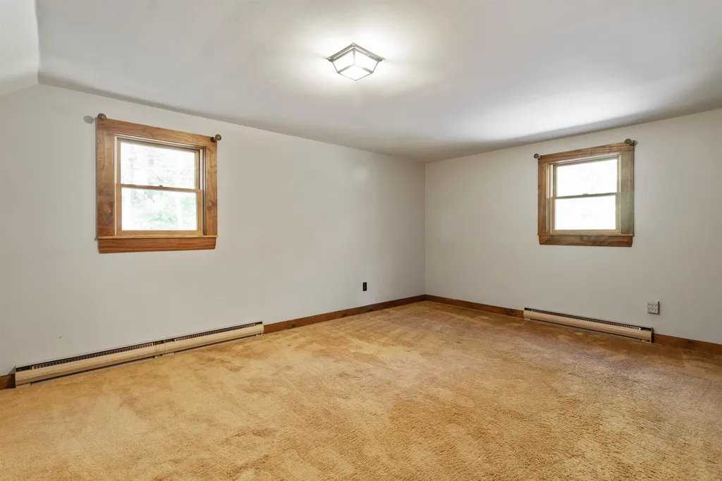 67 North Road North Hampton NH 03862