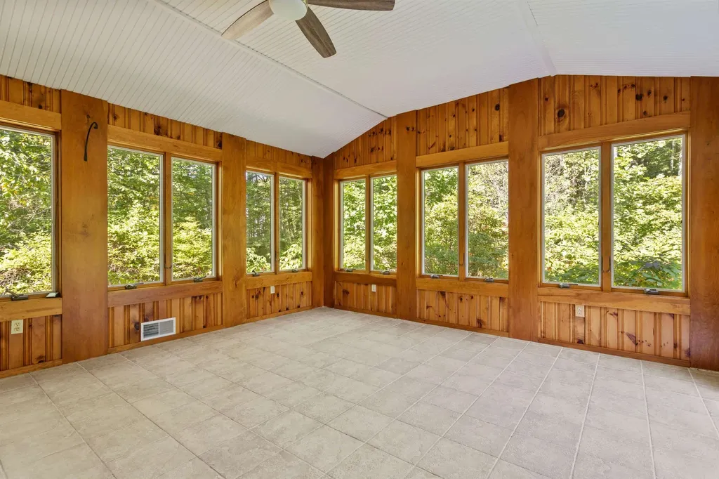 67 North Road North Hampton NH 03862