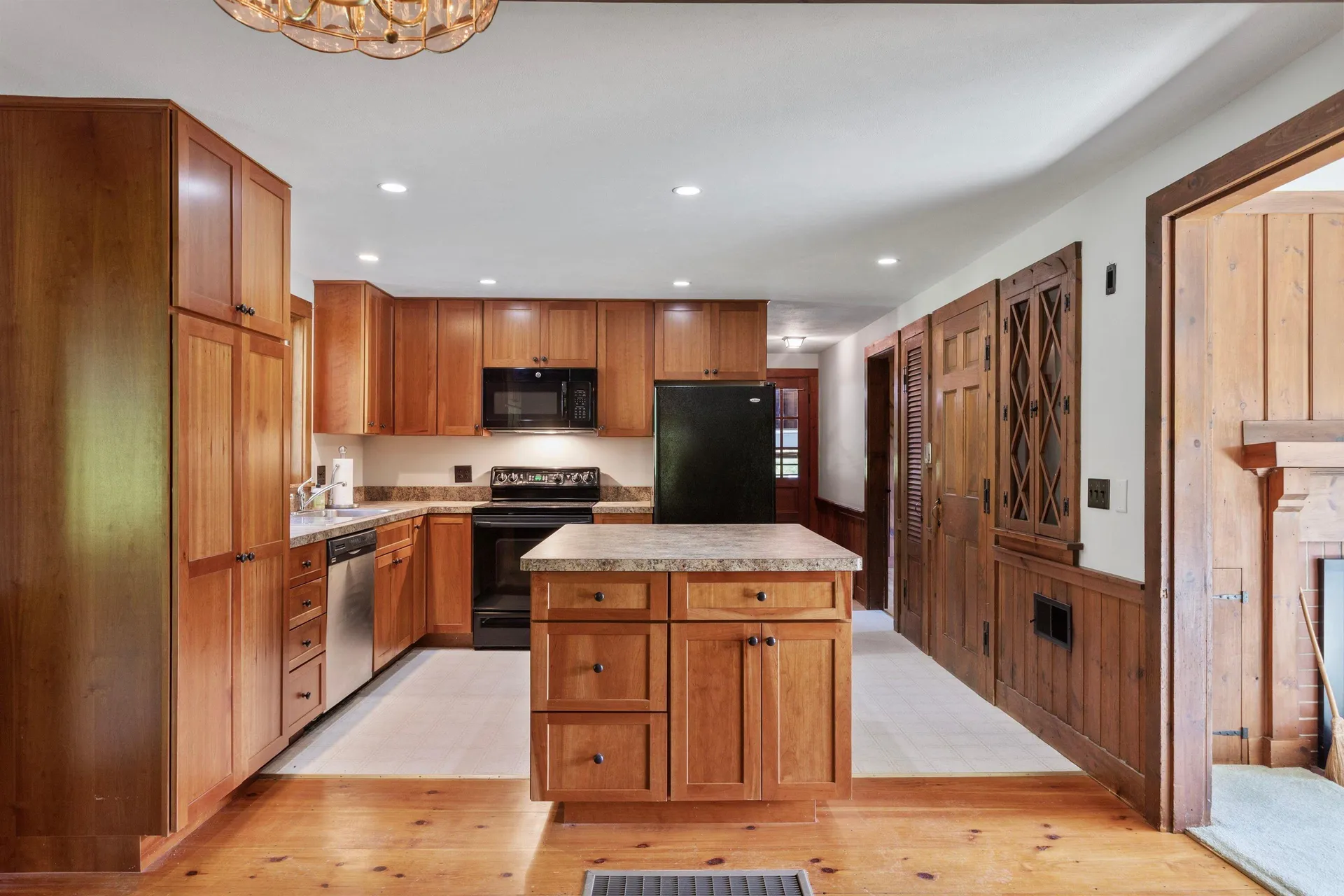 67 North Road North Hampton NH 03862