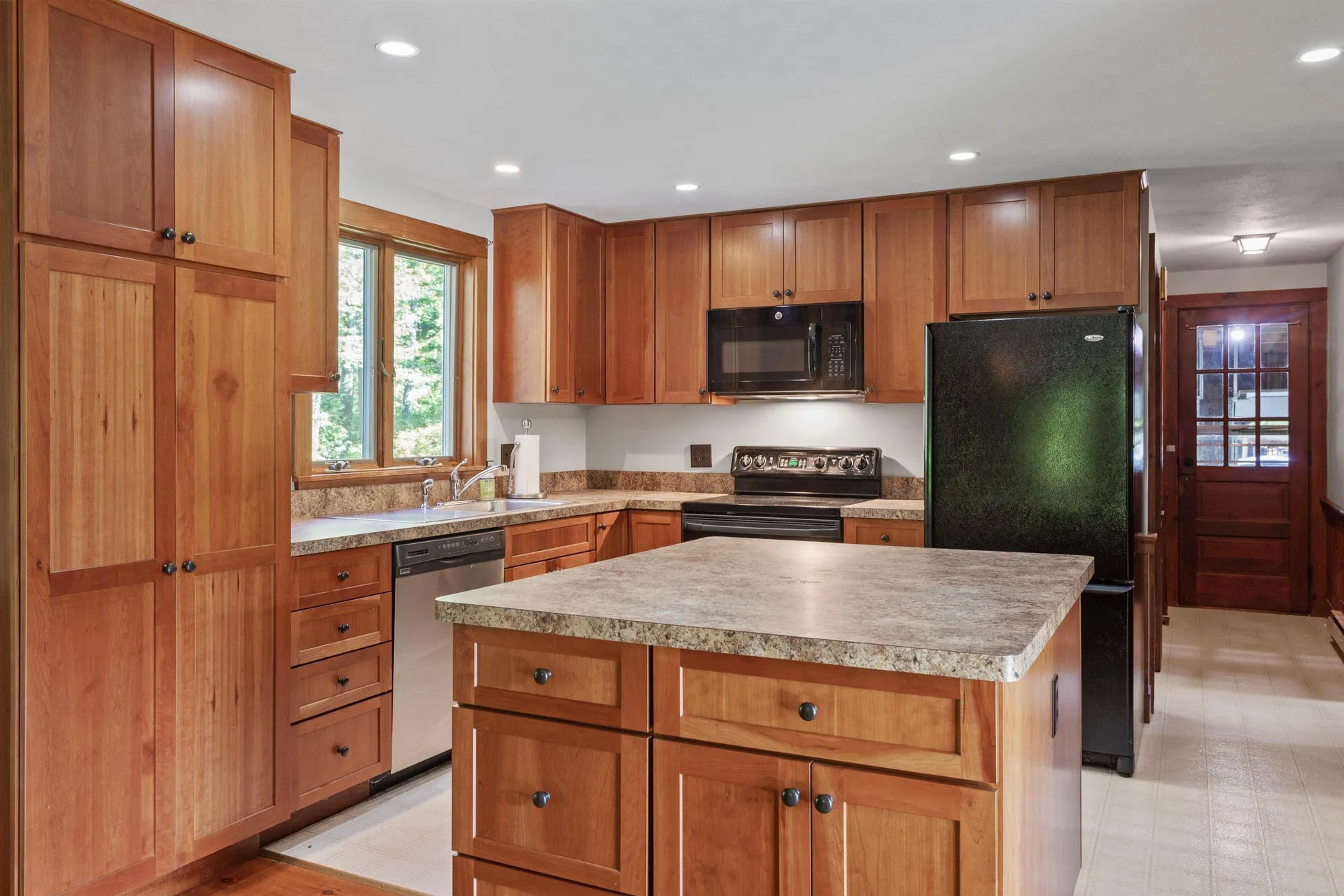 67 North Road North Hampton NH 03862