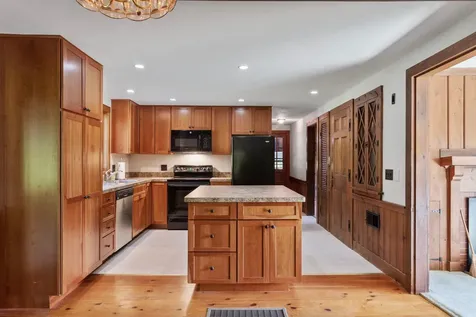 67 North Road North Hampton NH 03862