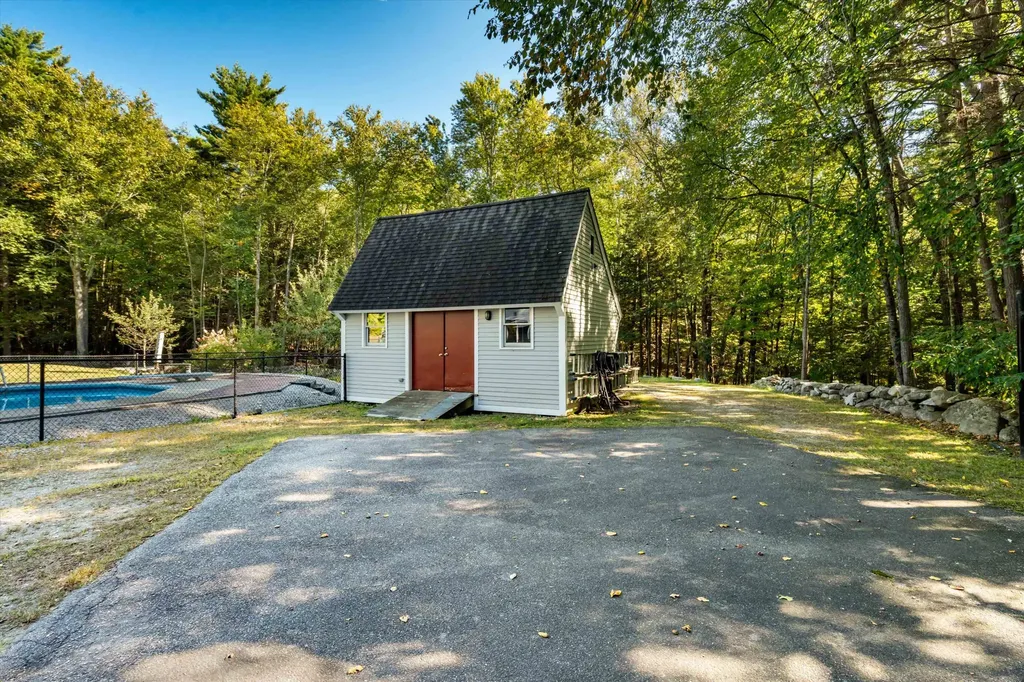 45 Range Road Goffstown NH 03045