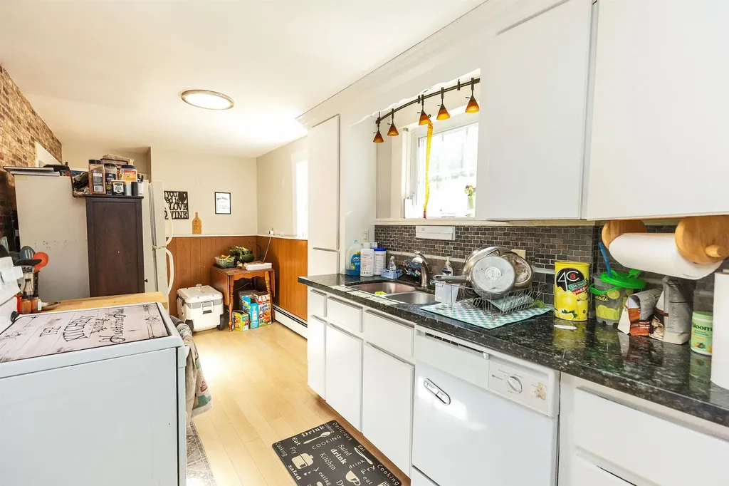 16 River Street Greenville NH 03048