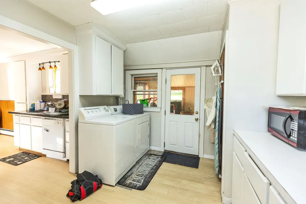 16 River Street Greenville NH 03048