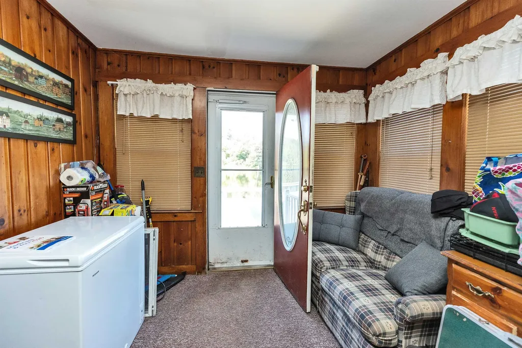 16 River Street Greenville NH 03048