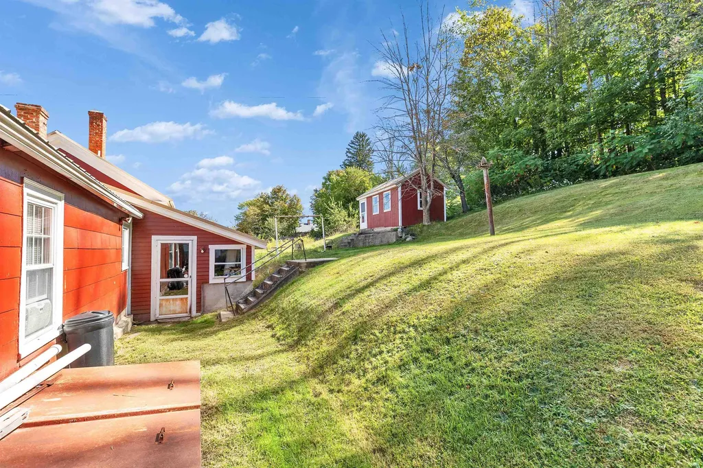 16 River Street Greenville NH 03048