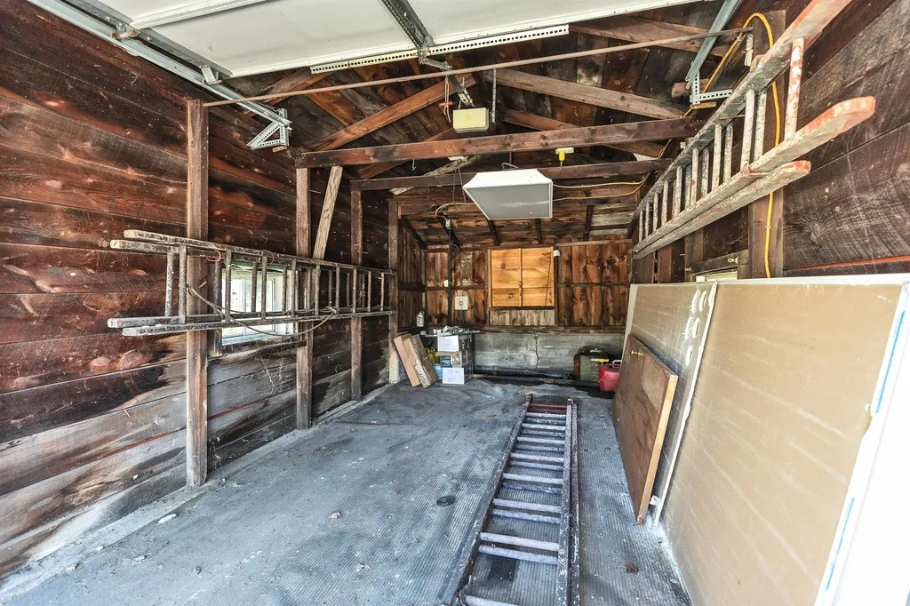 16 River Street Greenville NH 03048