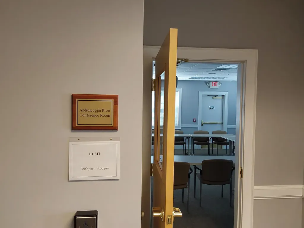 25 Triangle Park Concord NH 03301