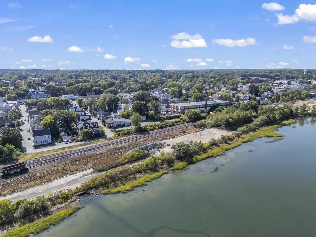 98 Cornwall Street Portsmouth NH 03801