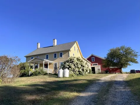 28 Sanderson Drive Pittsfield NH 03263