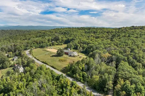 28 Sanderson Drive Pittsfield NH 03263