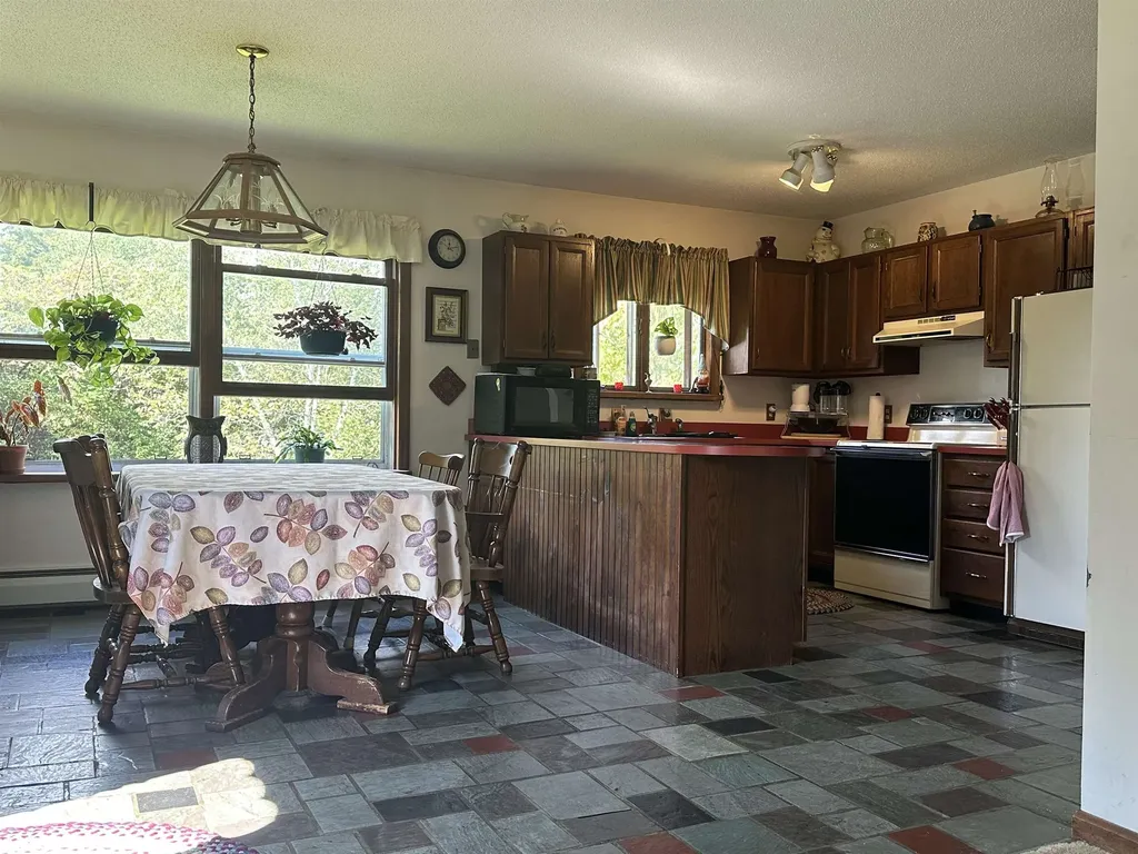 3 Mountain View Grand Isle VT 05458