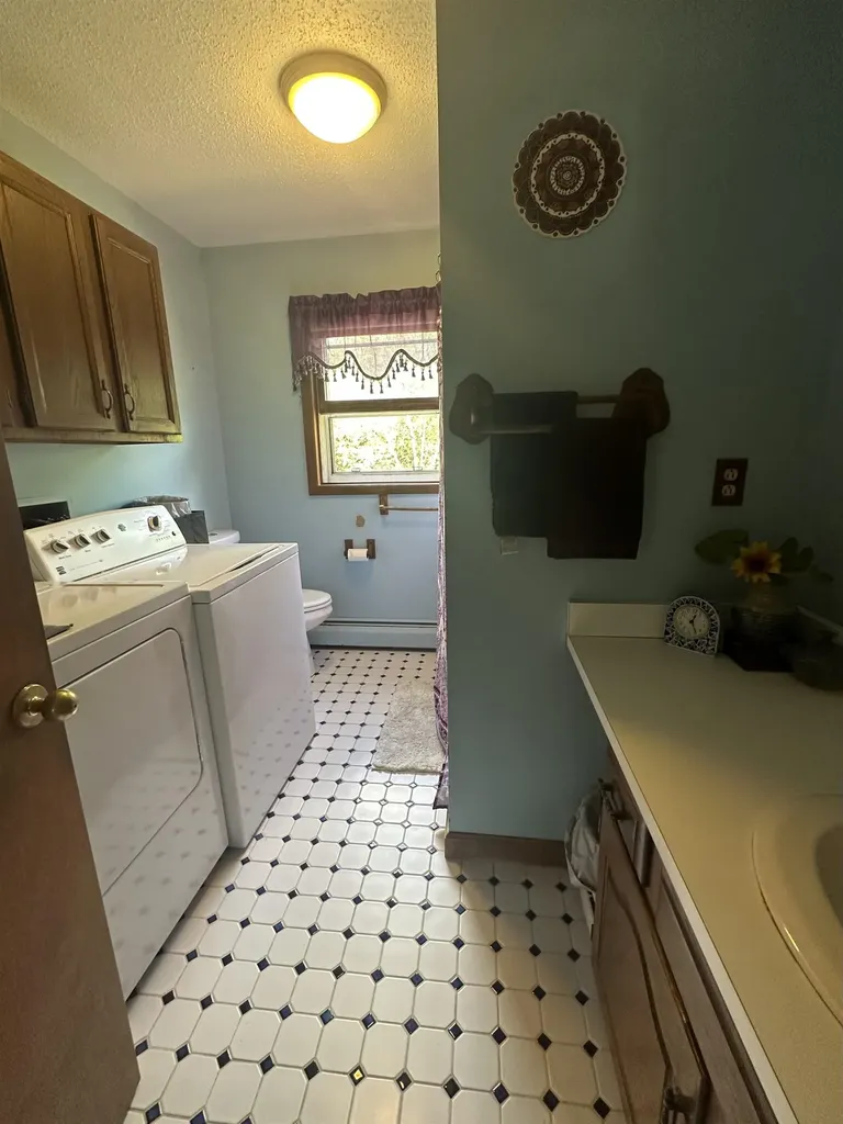 3 Mountain View Grand Isle VT 05458