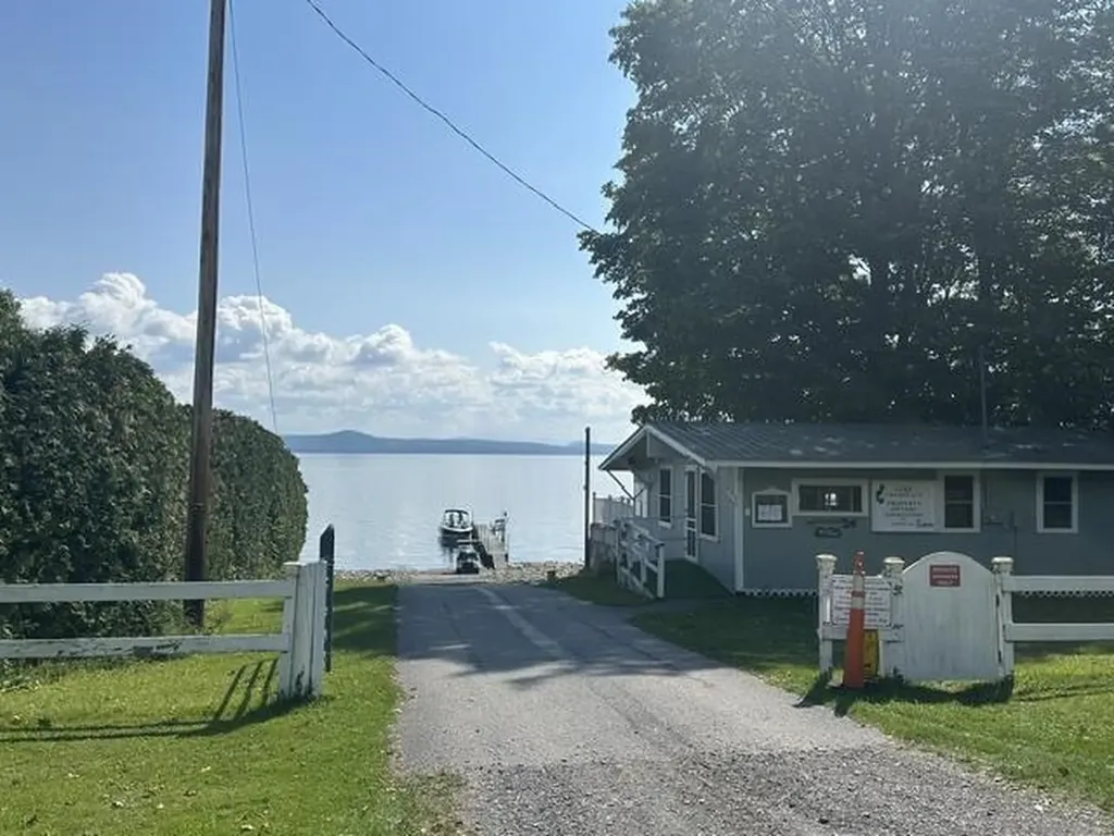 3 Mountain View Grand Isle VT 05458