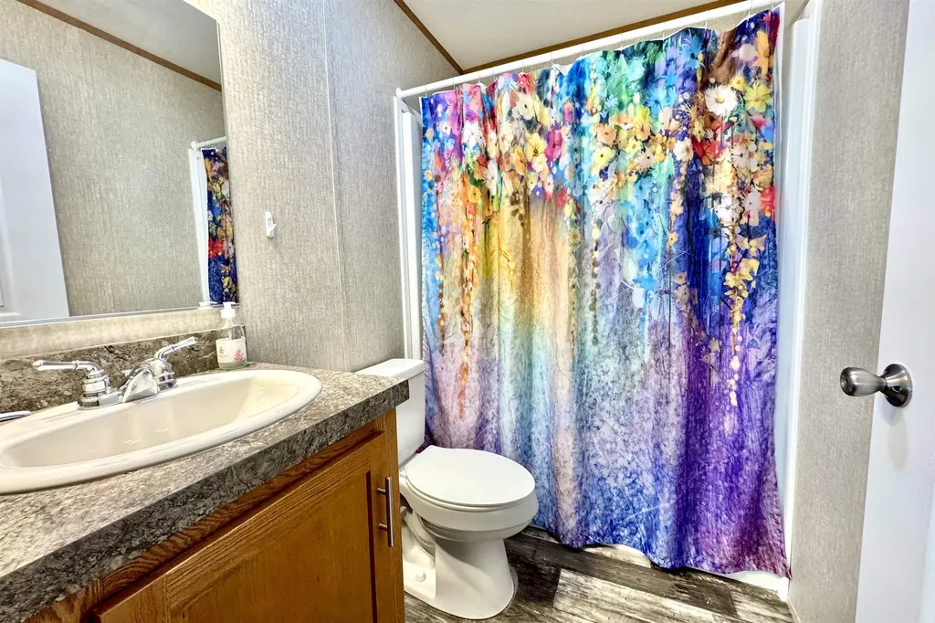 6 Torey Place Londonderry NH 03038