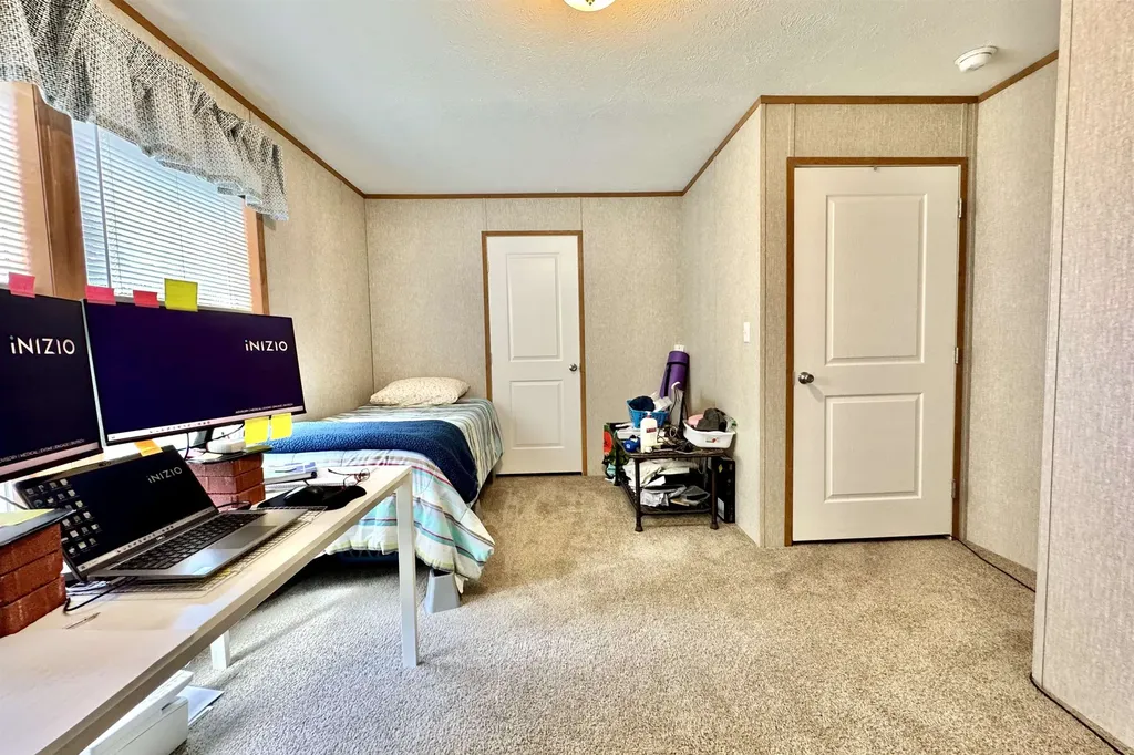 6 Torey Place Londonderry NH 03038